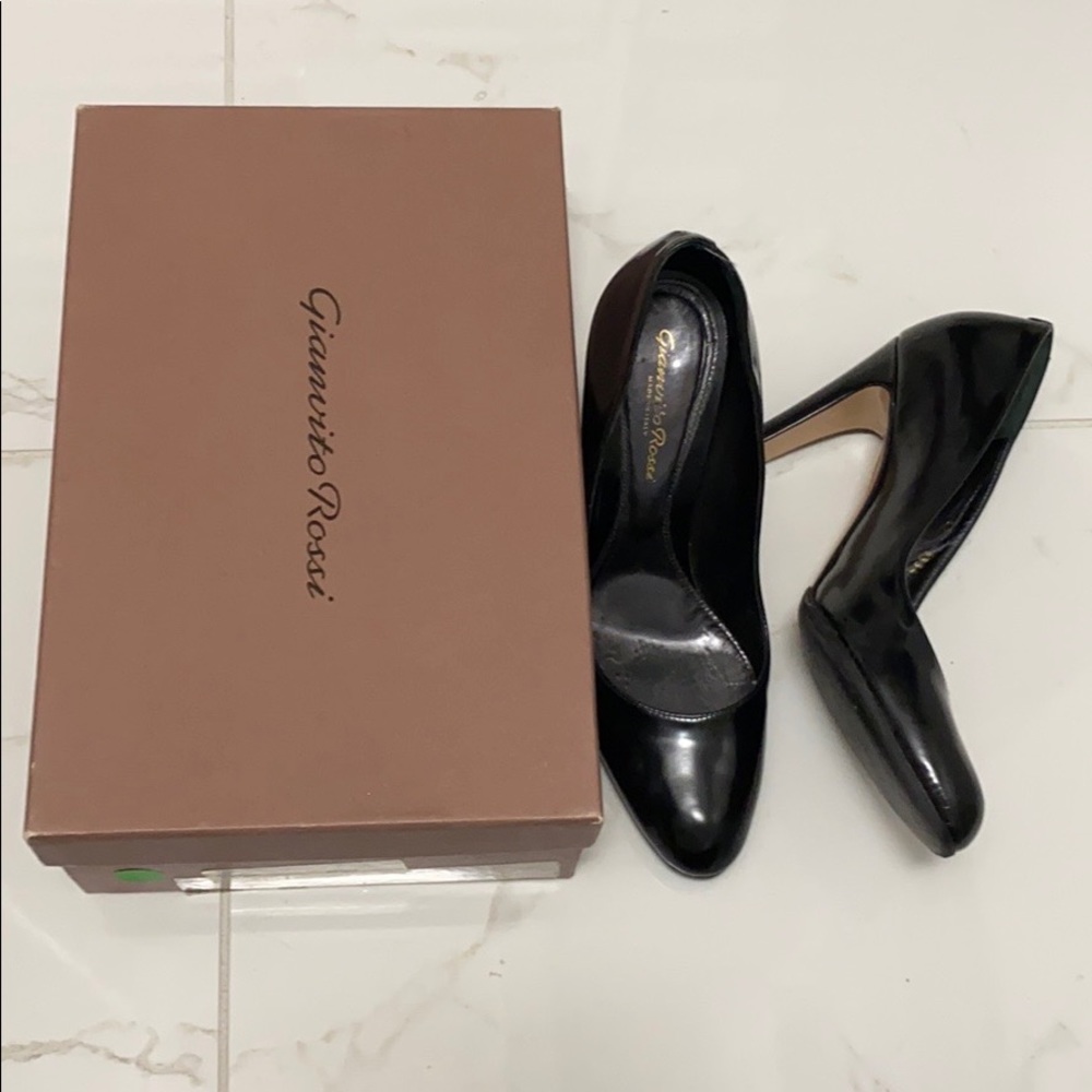 Gianvitto Rossi black pump